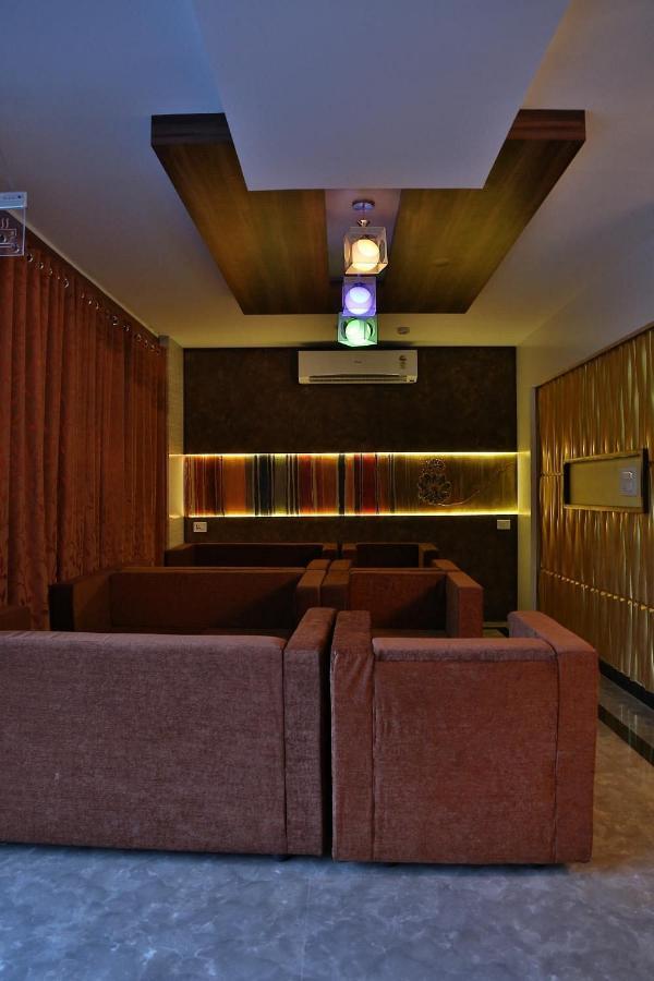 Continento The Classic Hotel Tirur Extérieur photo