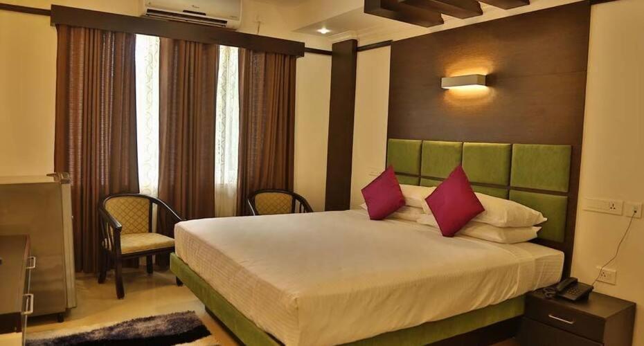 Continento The Classic Hotel Tirur Extérieur photo